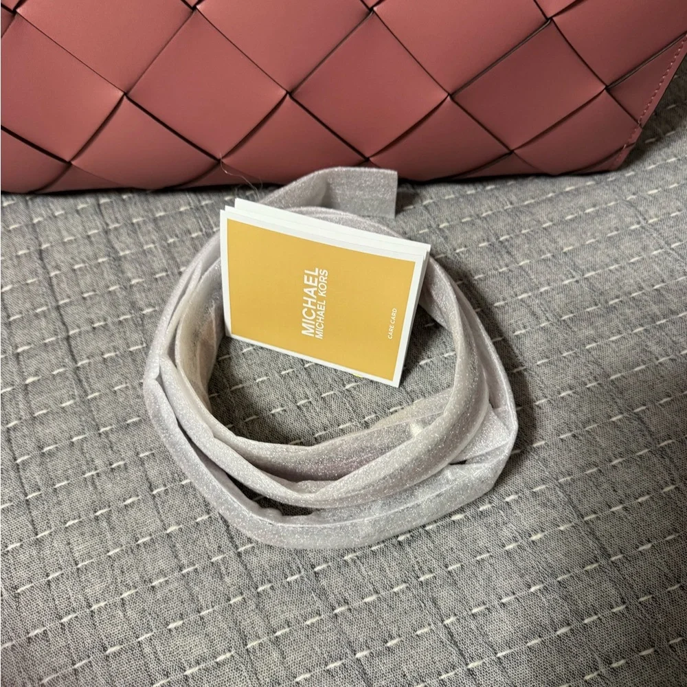 Michael Kors Rose Satchel - Picture 5 of 7